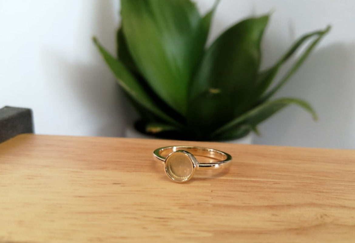 9k Solid Gold Round Bezel Ring