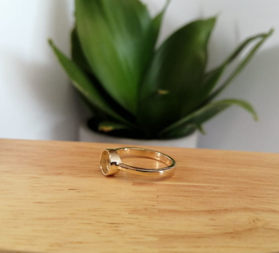 9k Solid Gold Round Bezel Ring
